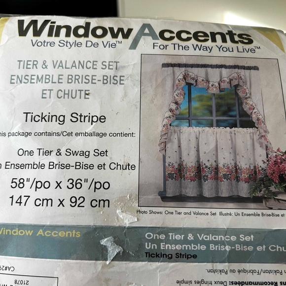 CURTAIN, 58 X 36 INCHES, ONE TIER WITH VALANCE, FABRIC, FLORAL, POLY/COTTON, - Picture 3 of 4